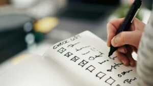 How to Read a Job Description Before Applying: A Fresher’s Checklist